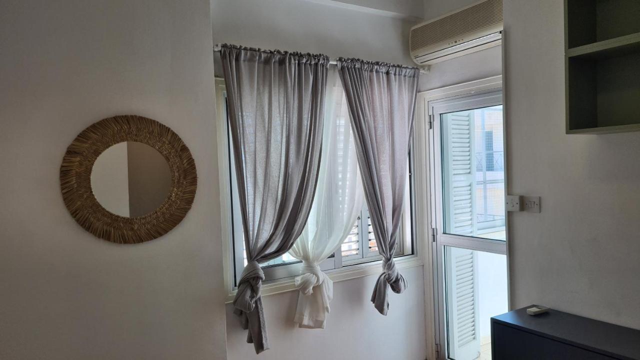 Stay Antique Apartment Larnaca Extérieur photo